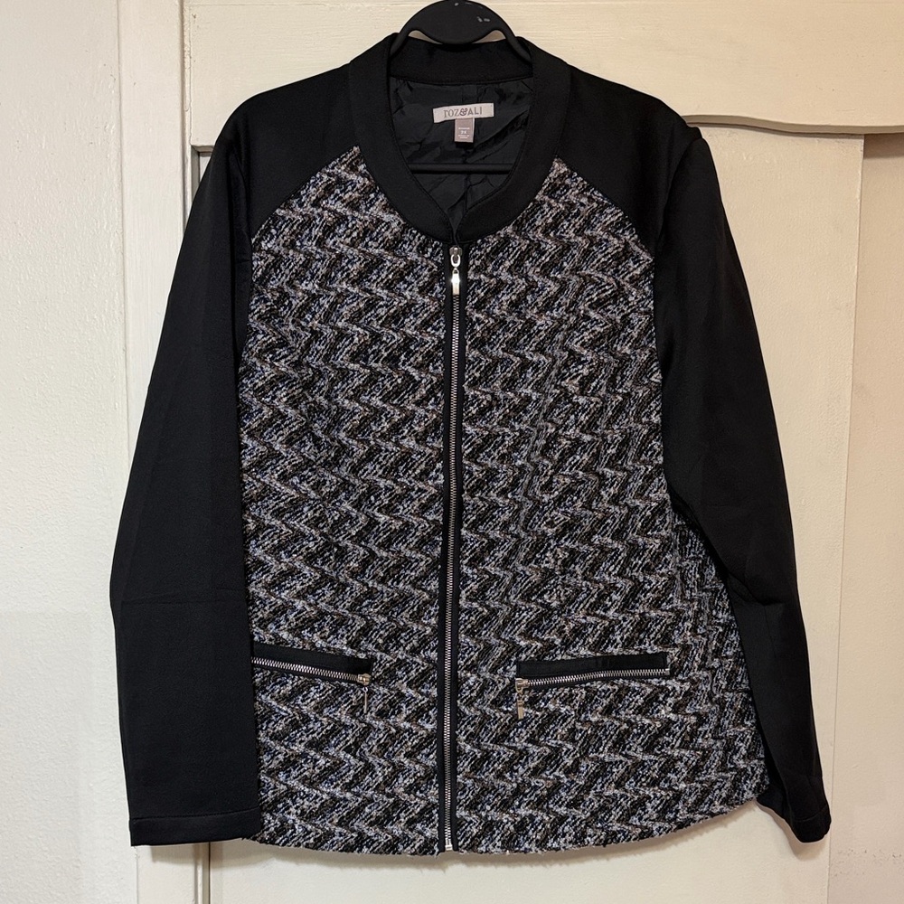 Roz & Ali Black and White Jacket